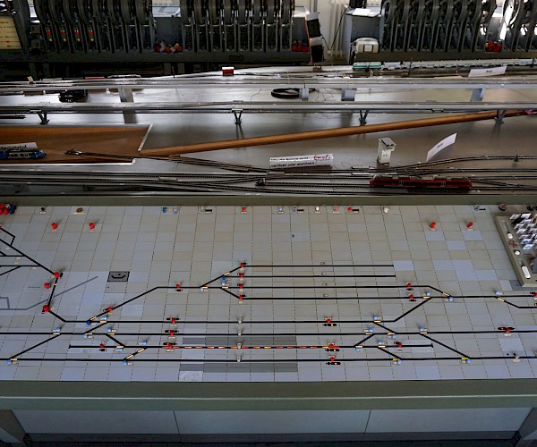 Stellpult des Bahnhofs Derau